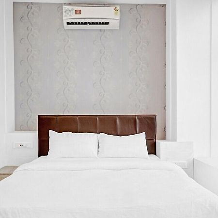 Collection O Sigma Inn Surat Exterior photo