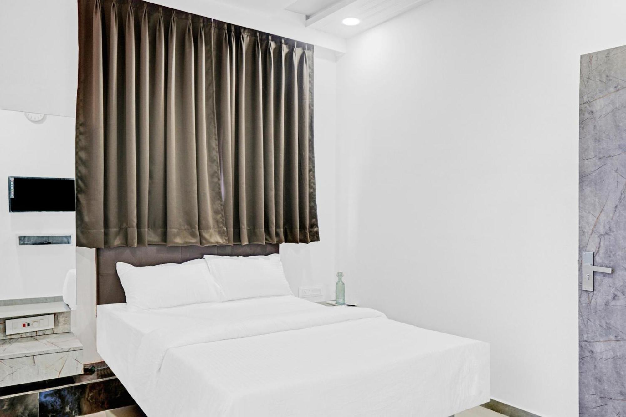 Collection O Sigma Inn Surat Exterior photo